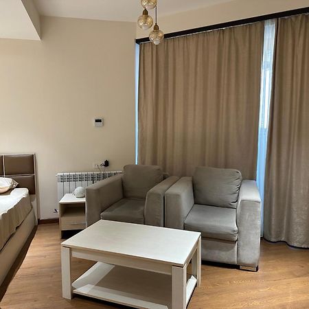 Beautiful Apartment In The Center Of 耶烈万 外观 照片